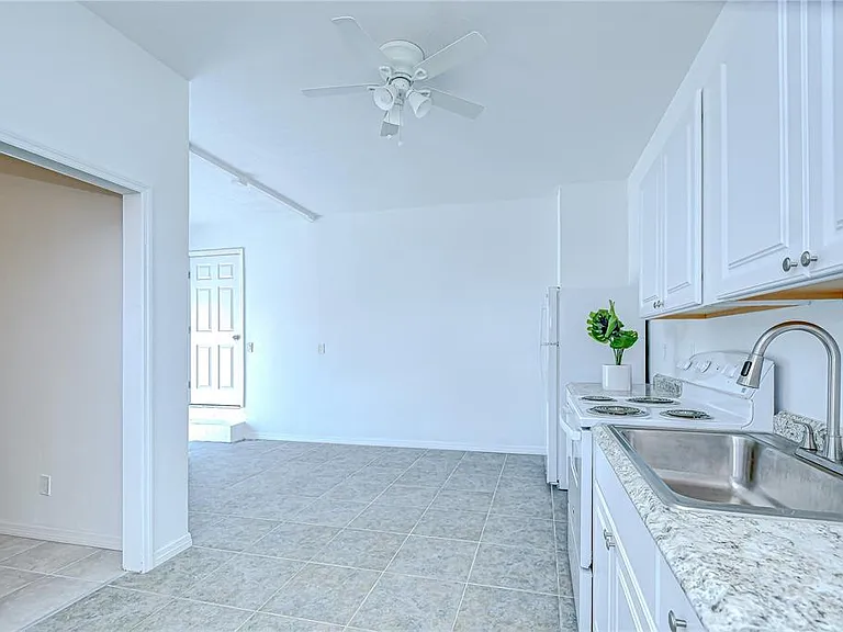 150 E Madeira Ave #3 — Photo 12