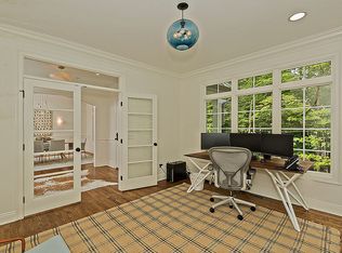 7360 Brighton Park Ct, Chagrin Falls, OH 44023