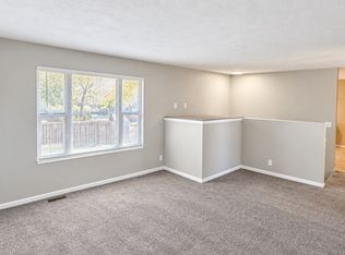808 Peach St APT 2, Lincoln, NE 68502