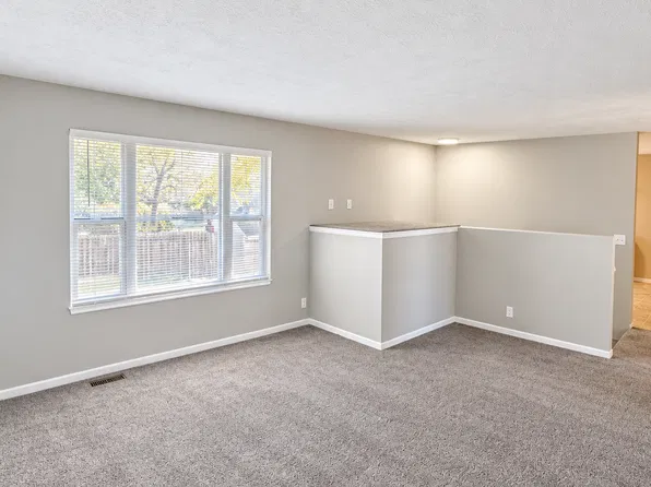 808 Peach St APT 2, Lincoln, NE 68502
