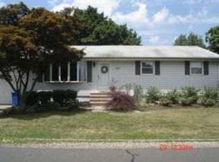 52 Irvington Ave, Somerset, NJ 08873