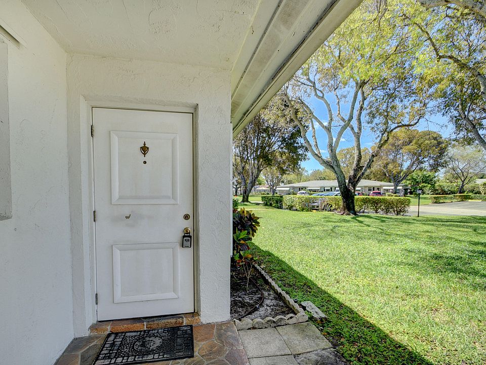 1st image of 7402 W Oakridge Circle #B