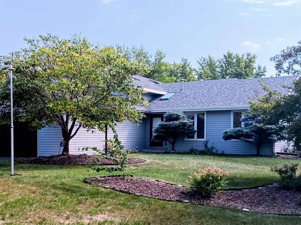 5427 Chapel Hill Ct, Rockford, IL 61114