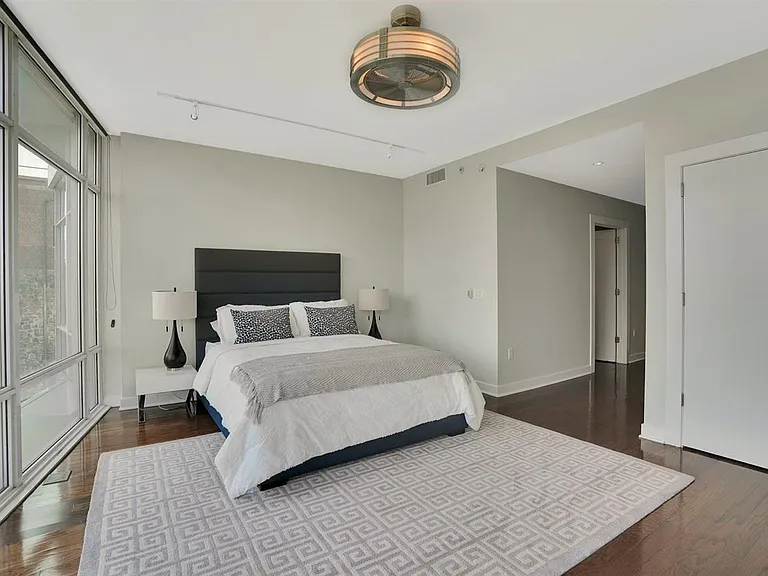 100 Thompson Ln #4D — Photo 16