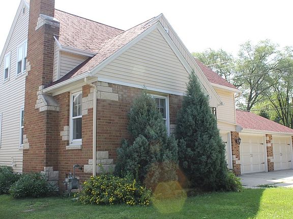 3rd image of 577 S Park Ave