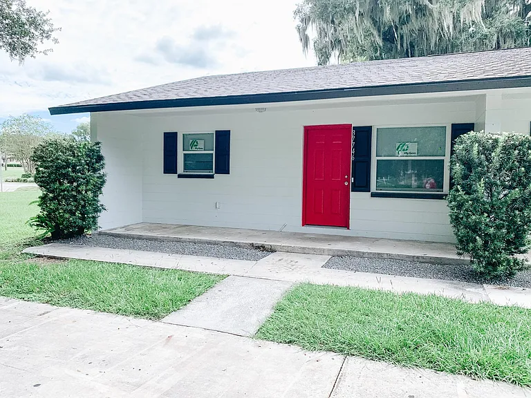 37746 McMinn Ave — Photo 3