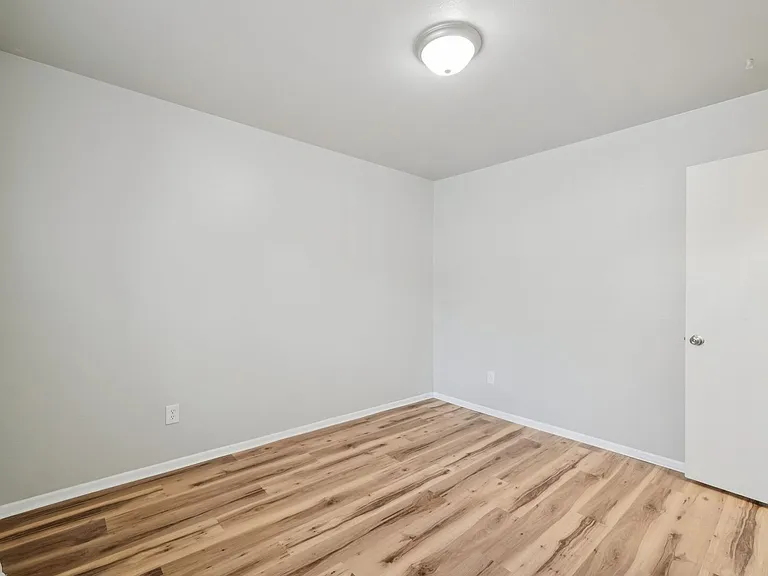 Aspen Creek Apartments — Photo 8