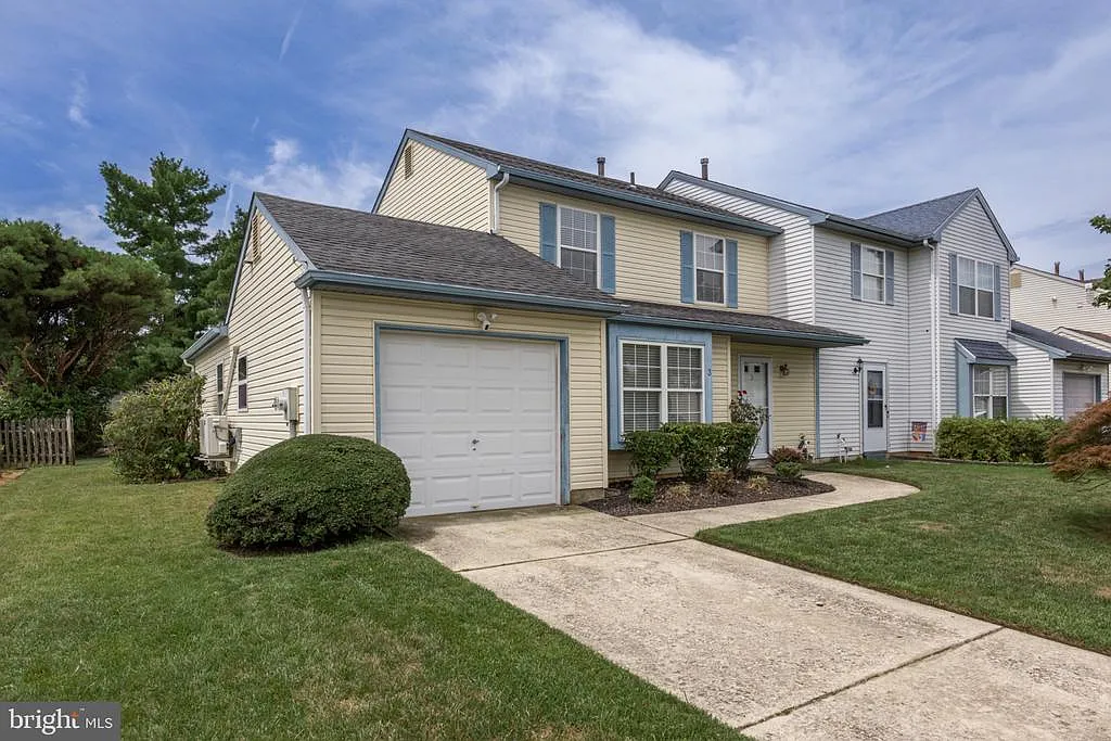 3 bed, 1.5 bath, 1488 sqft, $2,700 — Photo 2