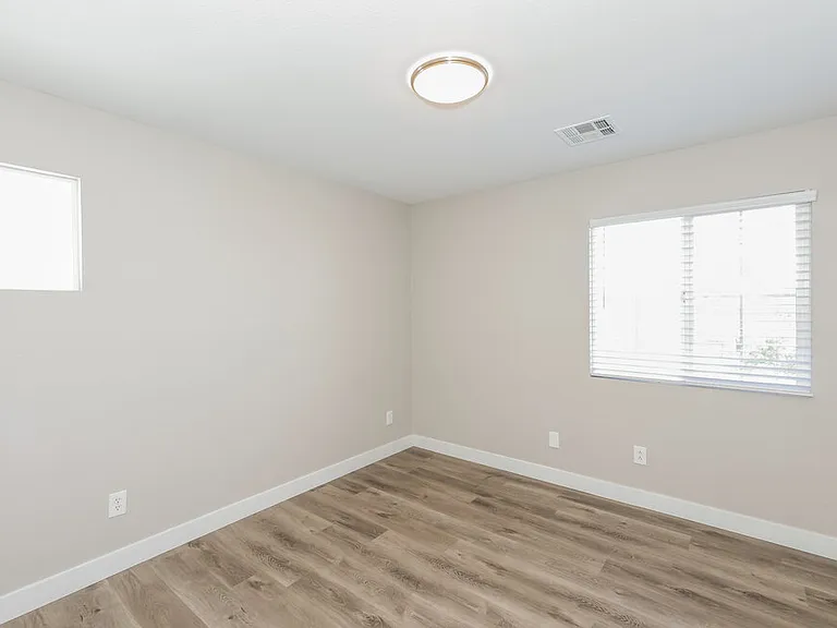 9327 Wishing Creek Ave — Photo 13