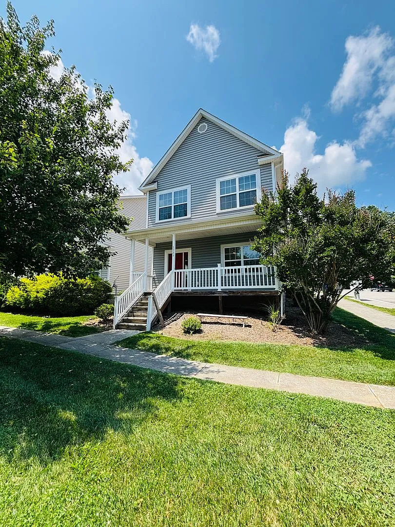 3 Bedroom, 2.5 House — Photo 1