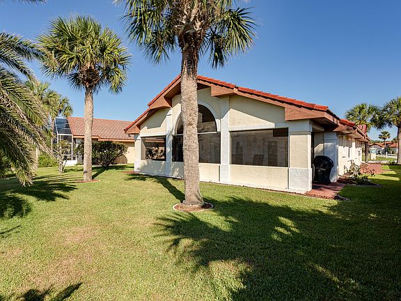 2nd image of 7 San Diego Ln