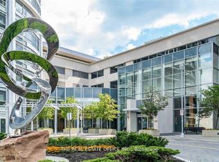 135 Village Green Sq #221, Toronto, ON M1S 0G4