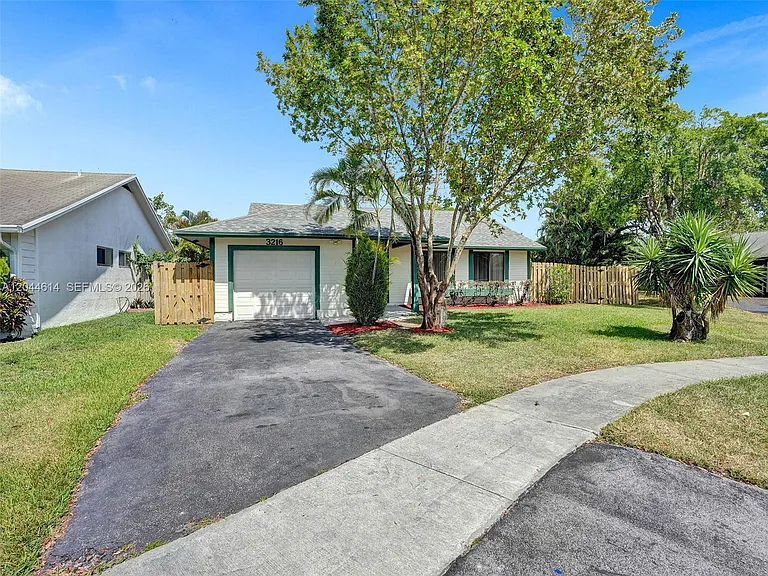 3216 NW 105th Ave — Photo 32