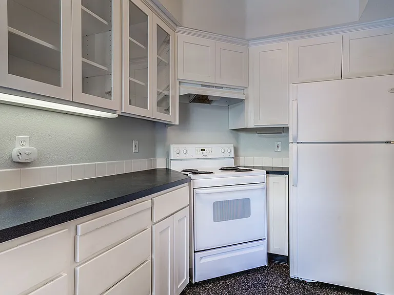 2110 NW Flanders St — Photo 18