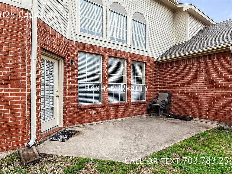 8025 Cavalier Dr — Photo 25