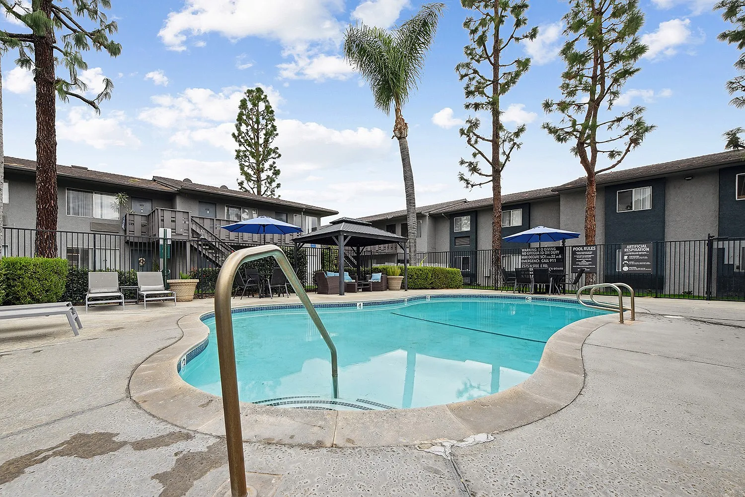 Loma Vista Apartments — Photo 1