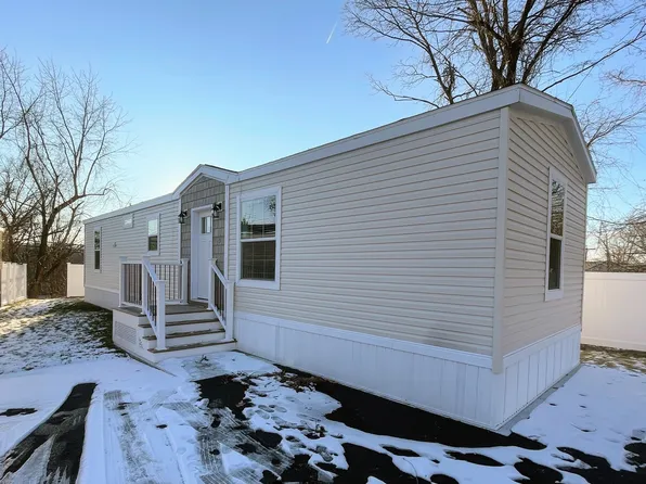3-165 Summer St, Lunenburg, MA 01462