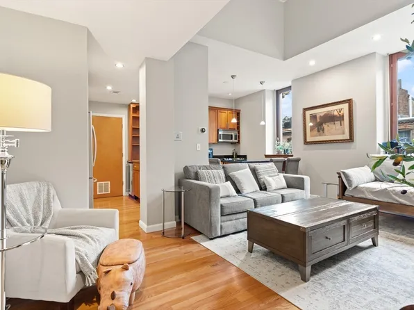 61 Prince St APT 4F, Boston, MA 02113