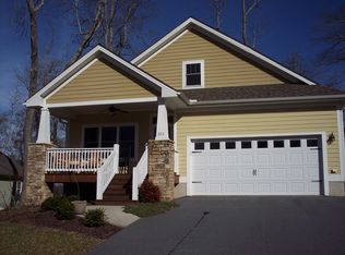 211 Fox Creek Dr, Fletcher, NC 28732