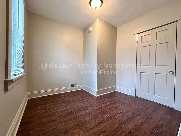 1126 Holt St — Photo 20