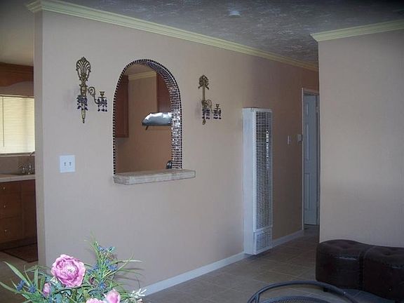 2nd image of 3327 N Claremont Ave