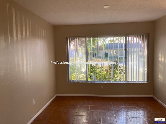 2nd image of 11 SE 20th Ct
