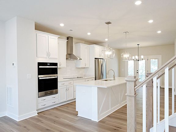 4th image of 950 Belvedere Way Unit A