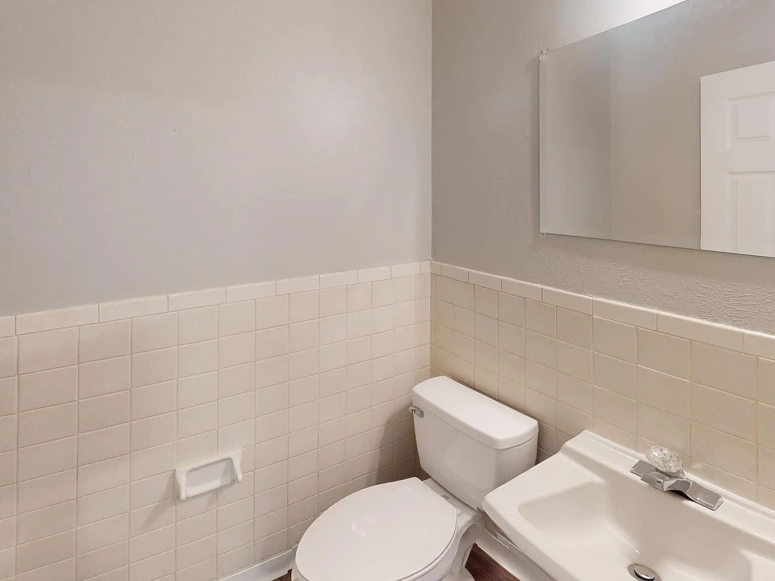 2 bed, 1.5 bath, 1029 sqft, $1,100 — Photo 2