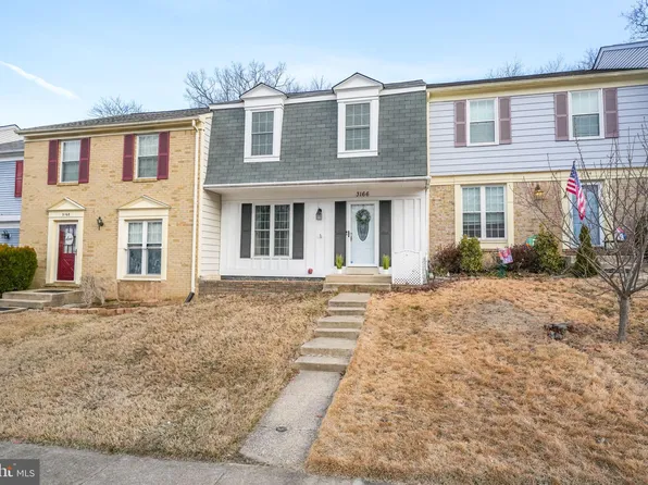 3166 Harvard St, Woodbridge, VA 22192