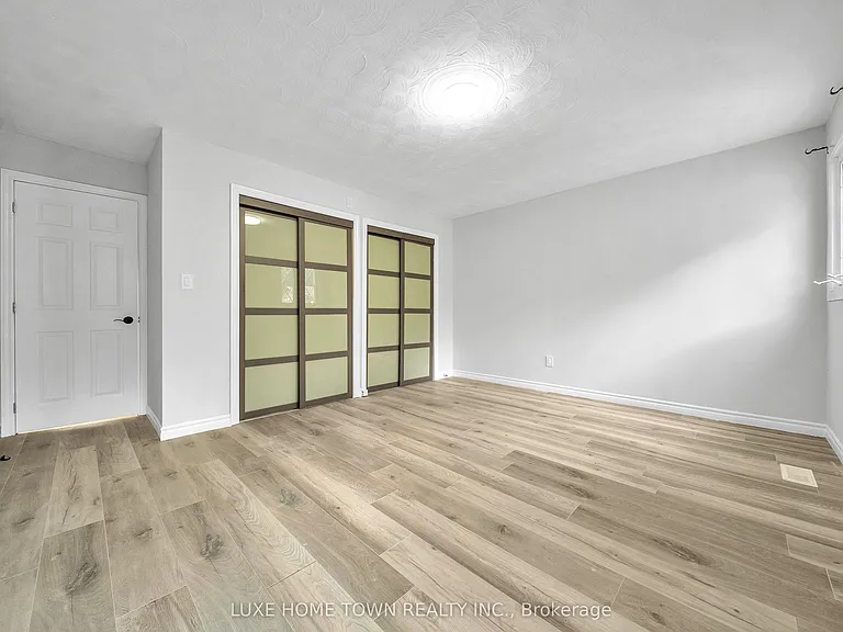 5 Centennial Dr — Photo 23