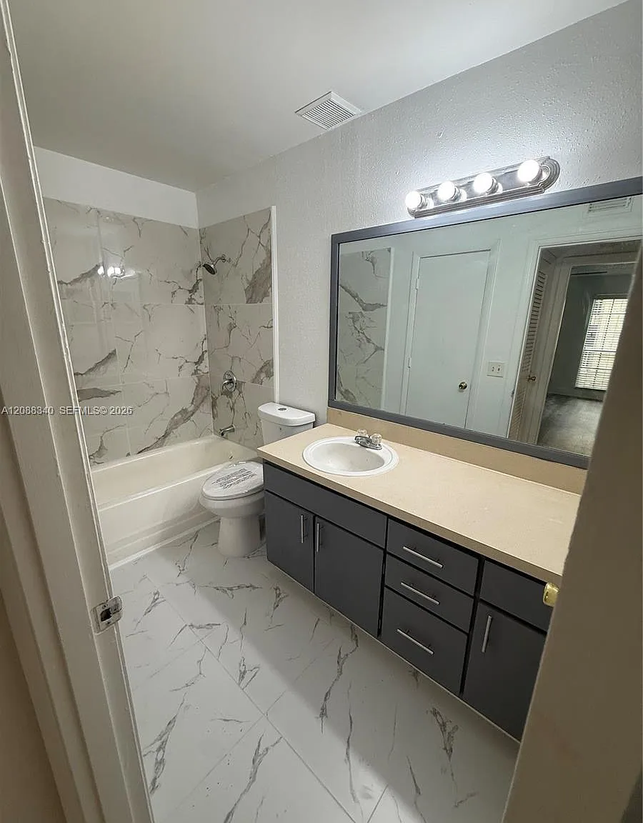 1 bed, 1.0 bath, 675 sqft, $1,400 — Photo 2