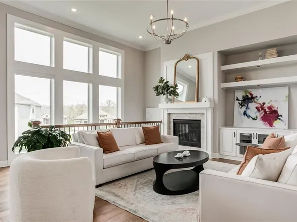 15670 W 165th Ter, Olathe, KS 66062