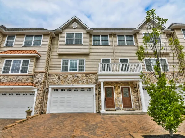 18 White Oak Ln, Aberdeen, NJ 07747