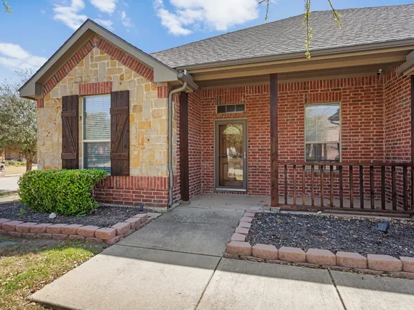 557 Griffith Dr, Saginaw, TX 76179
