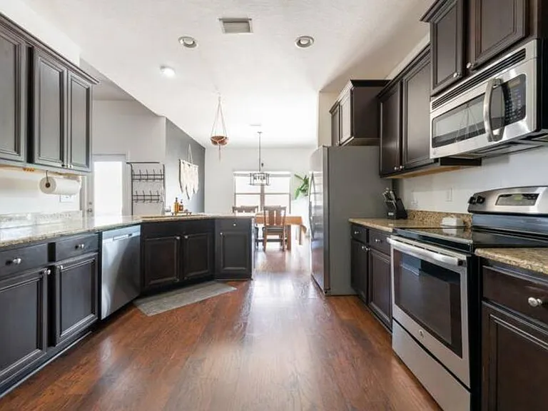 8734 Bradfield Dr — Photo 25