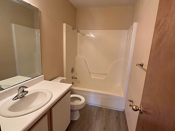 5th image of 114-224 W Deerfield Dr #1003-1009