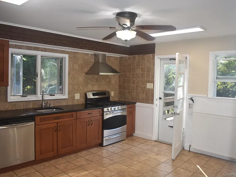 53 Magnolia Dr — Photo 11
