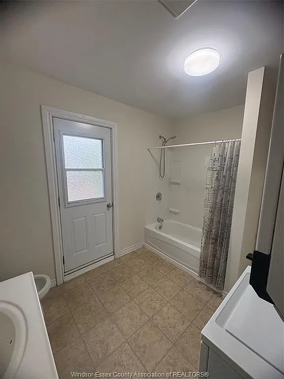 3 bed, $2,000 — Photo 4