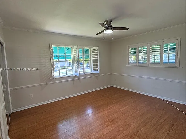 1030 NE 107th St — Photo 15