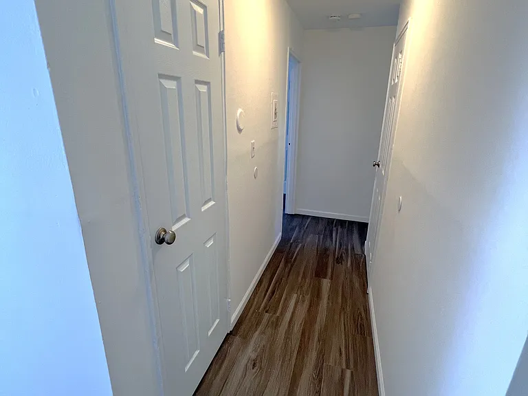 Hallway to bedrooms