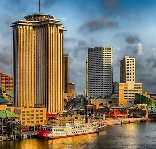 2 Canal St #2606, New Orleans, LA, 70130