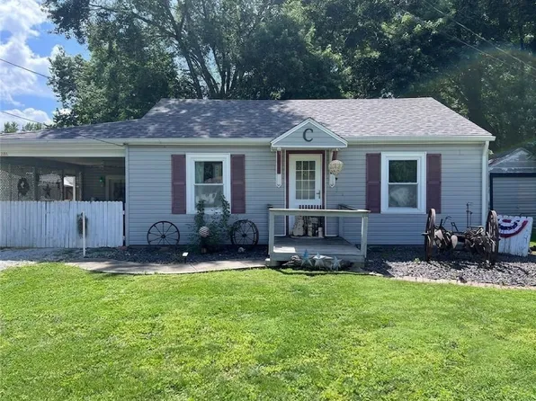 201 N Missouri St, Toledo, IL 62468