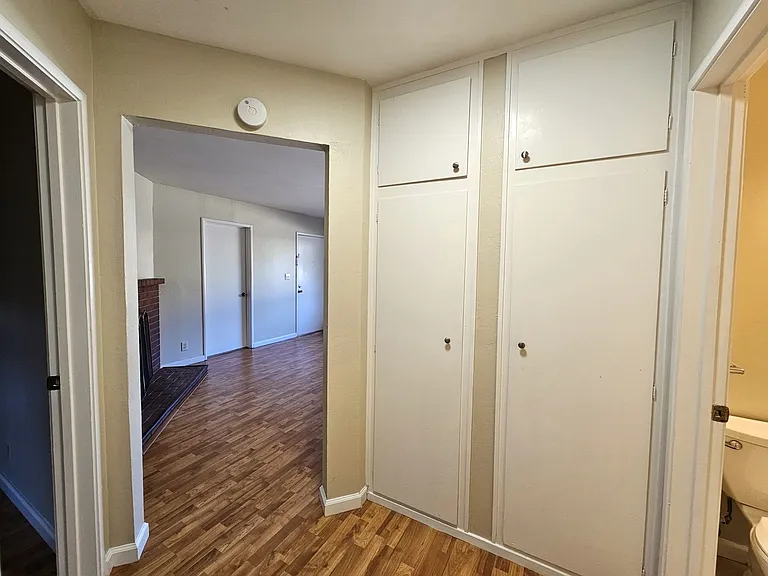 487 N Rengstorff Ave #A — Photo 16