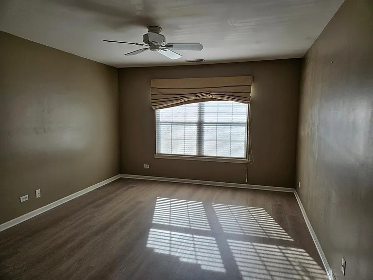 1421 Meadowsedge Ln — Photo 9