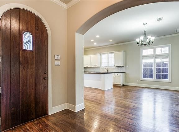 5th image of 2733 River Forest Dr