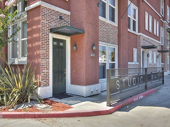 2nd image of 22815 Paseo Pl