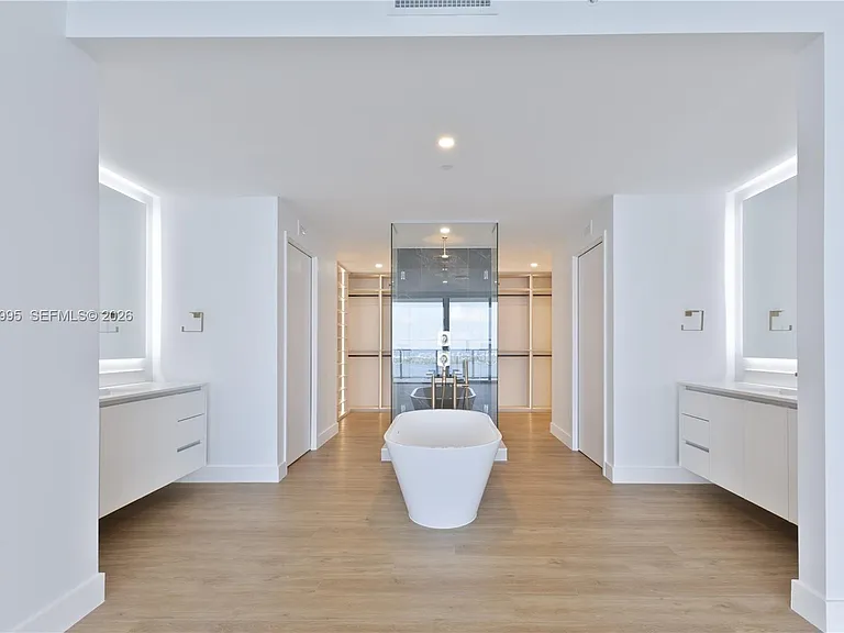 700 NE 24th St #5402 — Photo 42