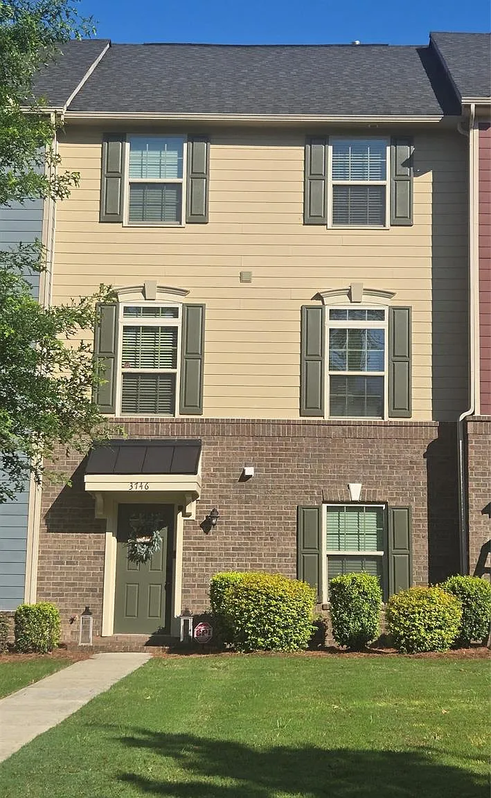 3 bed, 4.0 bath, $2,600 — Photo 1