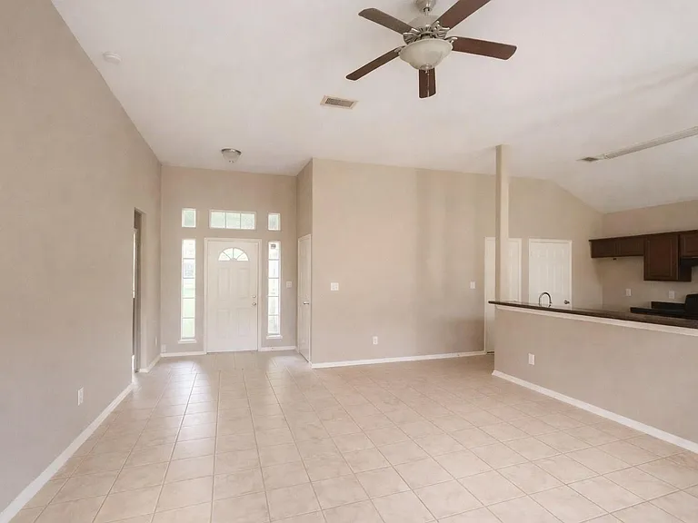 9104 N Green River Dr #A — Photo 18