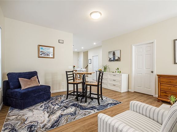 5th image of 210 Henrietta St